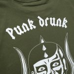 画像6: PUNK DRUNKERS（パンクドランカーズ）メタルロゴ刺繍TEE / OLIVE (6)