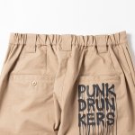 画像10: PUNK DRUNKERS（パンクドランカーズ）プリントいっぱいチノパン -BEIGE- (10)