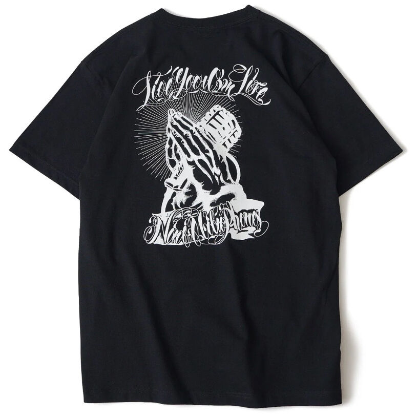 NINE MICROPHONES(ナインマイクロフォンズ) Pray with the microphone TEE- - HEADSHOPVOX